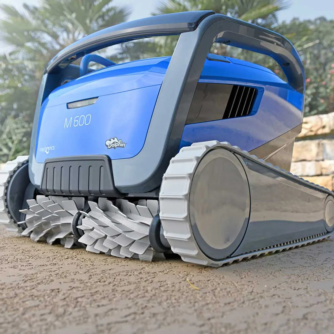 Dolphin M600 Pool Cleaner